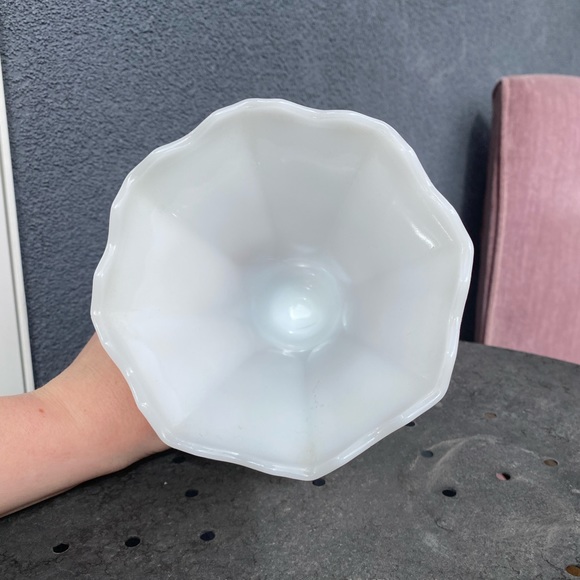 Grapevine milk glass - Picture 10 of 10